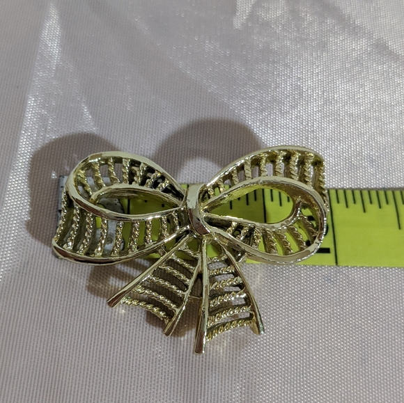 Vintage Gold Gerry's Bow Brooch - Picture 4 of 4